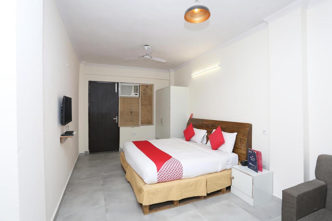 Oyo 28670 Hotel Dev Palace Gurgaon Exterior photo