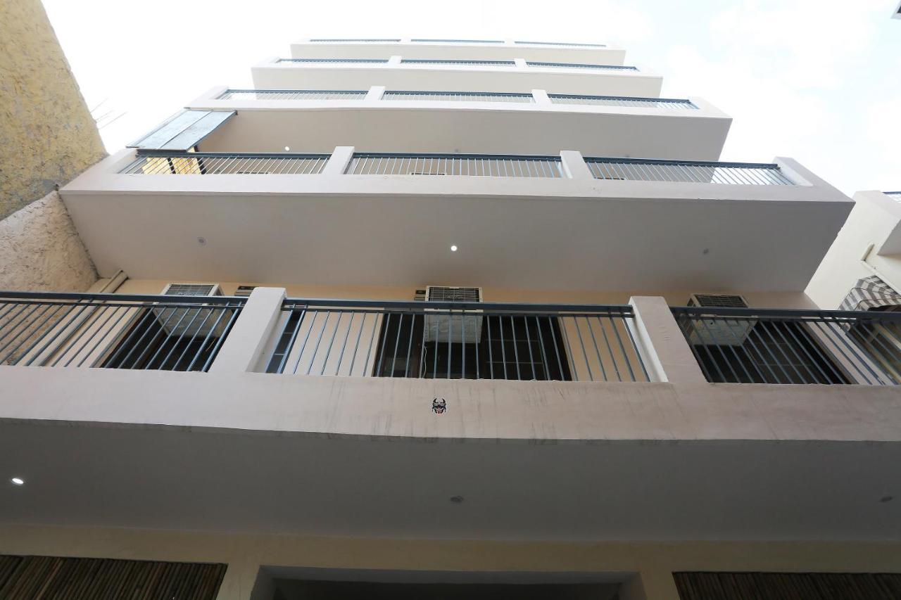 Oyo 28670 Hotel Dev Palace Gurgaon Exterior photo